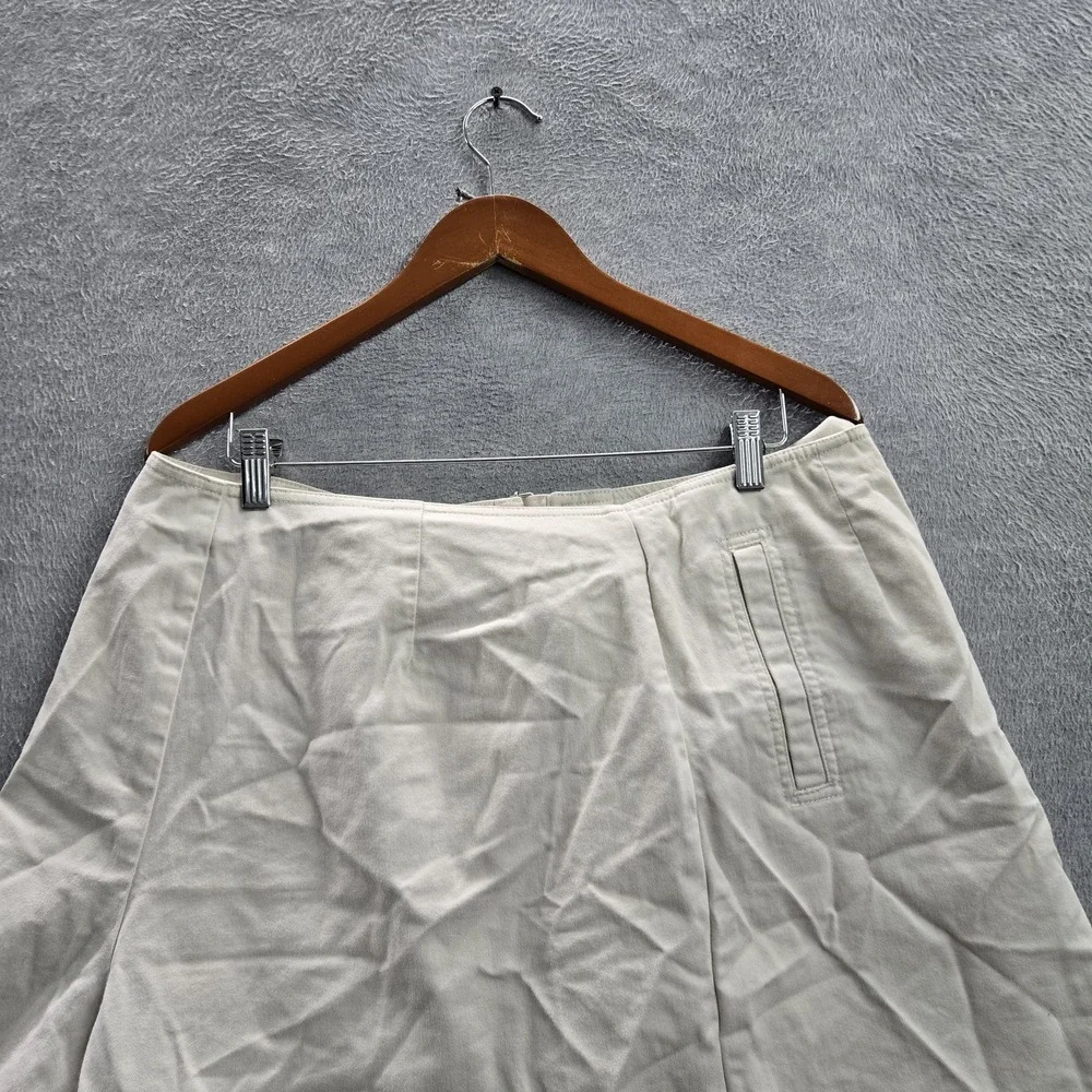 Disney Store Women Skort XL Beige Embroidered Winnie The Pooh Whimsical READ